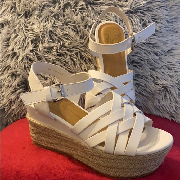 dv8 Dolce Vita - Picture 1 of 2